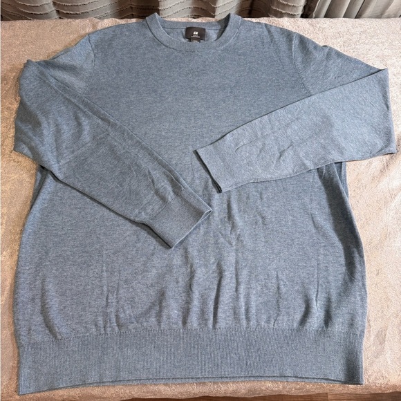 H&M Men's Heather Gray Crewneck Sweater - Picture 5 of 9